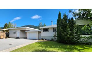 Detached House for Sale, 215 9th Avenue, Montrose, BC