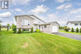 Raised Ranch-Style House for Sale, 621 Weston Street, Pembroke, ON