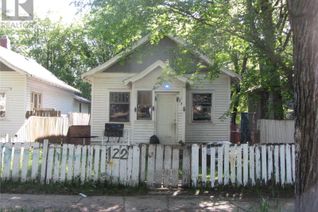 Detached House for Sale, 122 O Avenue S, Saskatoon, SK