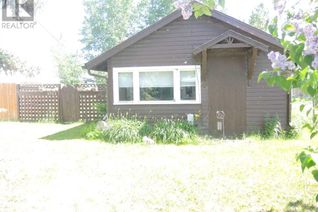 Detached House for Sale, 3905 50 Avenue, Sylvan Lake, AB