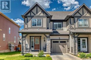 Freehold Townhouse for Sale, 113 Hillcrest Gardens Sw, Airdrie, AB