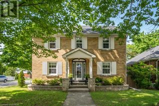 Detached House for Sale, 19 Carruthers Avenue, Kingston, ON
