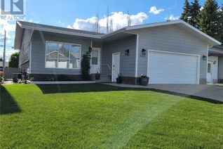 Detached House for Sale, 5012 Telegraph Street, Macklin, SK