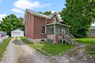 Detached House for Sale, 142 Lindsay St S, Kawartha Lakes, ON