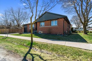 Detached House for Sale, 19 Rayside Dr, Toronto, ON