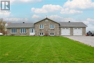 Detached House for Sale, 379 Pleasant Valley Road, Beachburg, ON