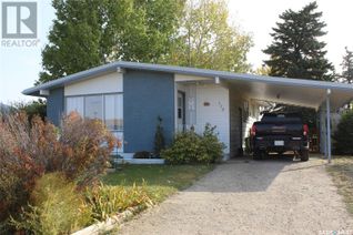 Bungalow for Sale, 114-116 1st Street E, Climax, SK