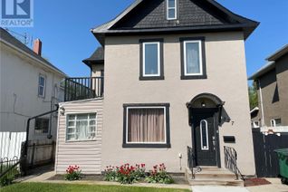 Detached House for Sale, 327 D Avenue S, Saskatoon, SK