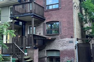 Triplex for Rent, 127 Summerhill Ave #Main, Toronto, ON