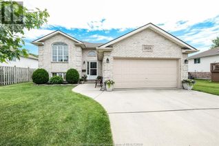 Raised Ranch-Style House for Sale, 3828 Lounsborough Court, Windsor, ON
