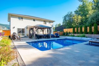 Detached House for Sale, 3410 Windsor Place, Castlegar, BC
