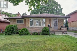 Detached House for Sale, 32 Southdale Avenue, Kitchener, ON