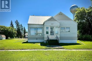 Detached House for Sale, 107 Carl Avenue W, Langenburg, SK