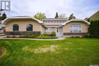 Detached House for Sale, 211 Whiteswan Drive, Saskatoon, SK