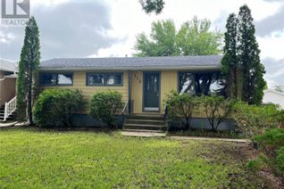 Detached House for Sale, 113 Claustre Avenue, Maple Creek, SK