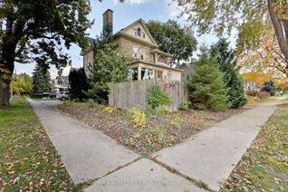 Detached House for Rent, 122 Forsyth St N #East #1, Sarnia, ON