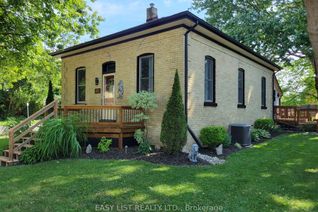 Detached House for Sale, 212 Andrew St, South Huron, ON