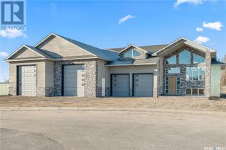 House for Sale, 8 Loewen Court, Warman, SK