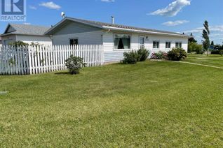 Bungalow for Sale, 11848 102 Avenue, Fairview, AB