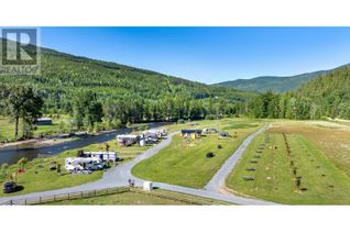 Property for Sale, 8623 3/95 Highway, Yahk, BC