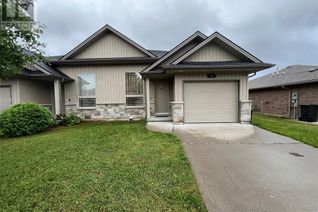 Semi-Detached House for Sale, 3237 Seville, Windsor, ON