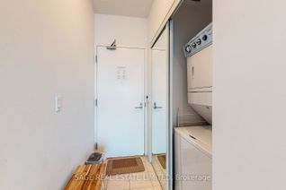 Bachelor/Studio Apartment for Rent, 215 Fort York Blvd #2406, Toronto, ON