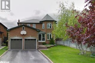 Detached House for Sale, 3 Stroud Place, Barrie, ON