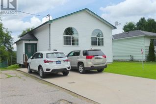 Raised Ranch-Style House for Sale, 513 Moore Street, Renfrew, ON