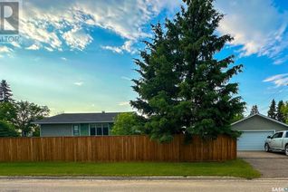 Bungalow for Sale, 520 2nd Street W, Meadow Lake, SK