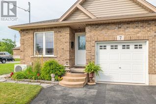 Freehold Townhouse for Sale, 7 Dexter Street, St. Catharines, ON