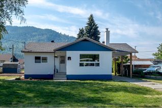 Detached House for Sale, 755 9th Avenue, Montrose, BC