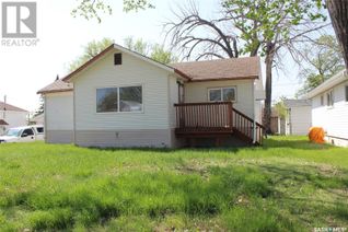 Detached House for Sale, 138 Redcoat Drive, Eastend, SK