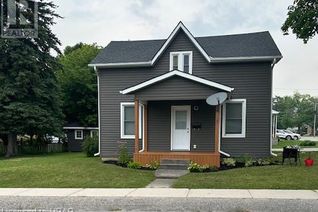 Detached House for Sale, 103 Victoria Street E, Wingham, ON