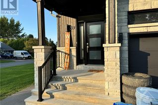 Duplex for Sale, 39 Bank Street, Russell, ON