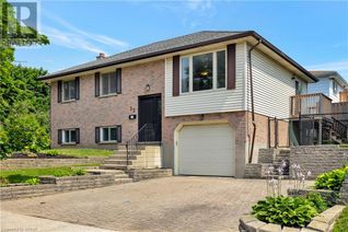 Bungalow for Sale, 32 Settlers Drive, Kitchener, ON