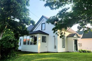 Detached House for Sale, 3973 Eastern Avenue, Parrsboro, NS