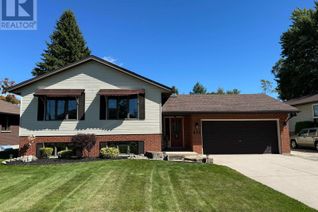 Detached House for Sale, 453 Head Street N, Strathroy-Caradoc, ON