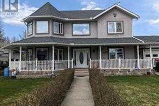 Detached House for Sale, 302 8 Avenue, Fox Creek, AB