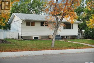 Bungalow for Sale, 183 Magee Crescent, Regina, SK