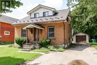 Cottage for Sale, 144 Romeo Street N, Stratford, ON