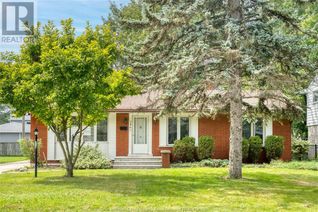 Detached House for Sale, 2461 Academy Drive, Windsor, ON