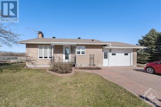 Detached House for Sale, 4145 Champlain Street, Bourget, ON