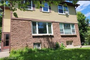 Semi-Detached House for Sale, 10 Calderwood Drive, Kingston, ON