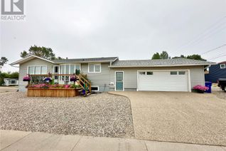 Detached House for Sale, 309 10th Avenue, Weyburn, SK