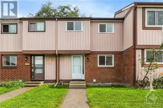 Condo Townhouse for Sale, 18 Knollsbrook Drive #C, Ottawa, ON