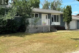 Detached House for Sale, 1015 6th Street, Rosetown, SK