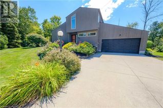 Detached House for Sale, 375 Tyendinaga Drive, Southampton, ON