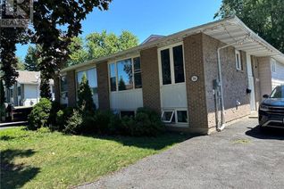 Semi-Detached House for Sale, 704 Montcalm Crescent, Cornwall, ON