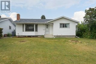 Detached House for Sale, 38 Wishart Street, Red Deer, AB