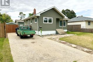 Bungalow for Sale, 105 11th Street Ne, Weyburn, SK